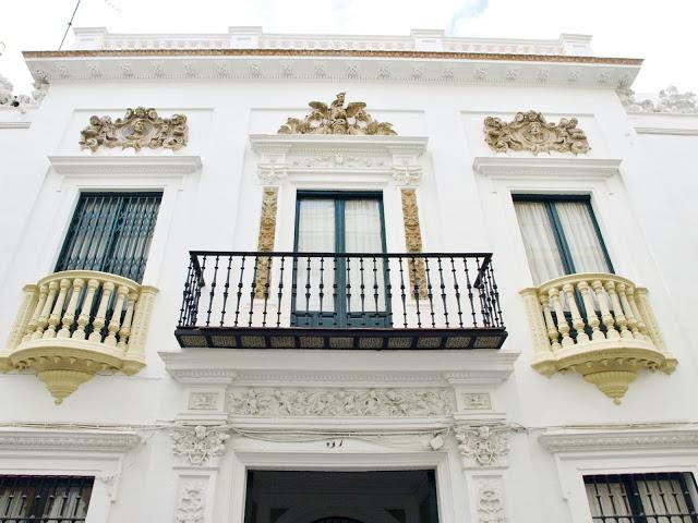 El número 57 de la Calle San Vicente.