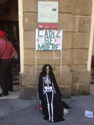 Plaza de San Juan de Dios, Cádiz se muere.