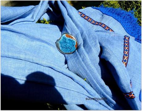 BLUE MIXING BLUE MIXING