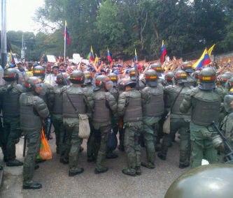 INCINERAN VOTOS POR CAPRILES EN VENEZUELA-- URGENTE-
