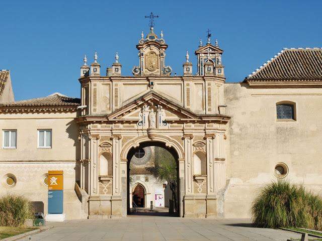 Puerta de Tierra, en el Monasterio de la Cartuja.