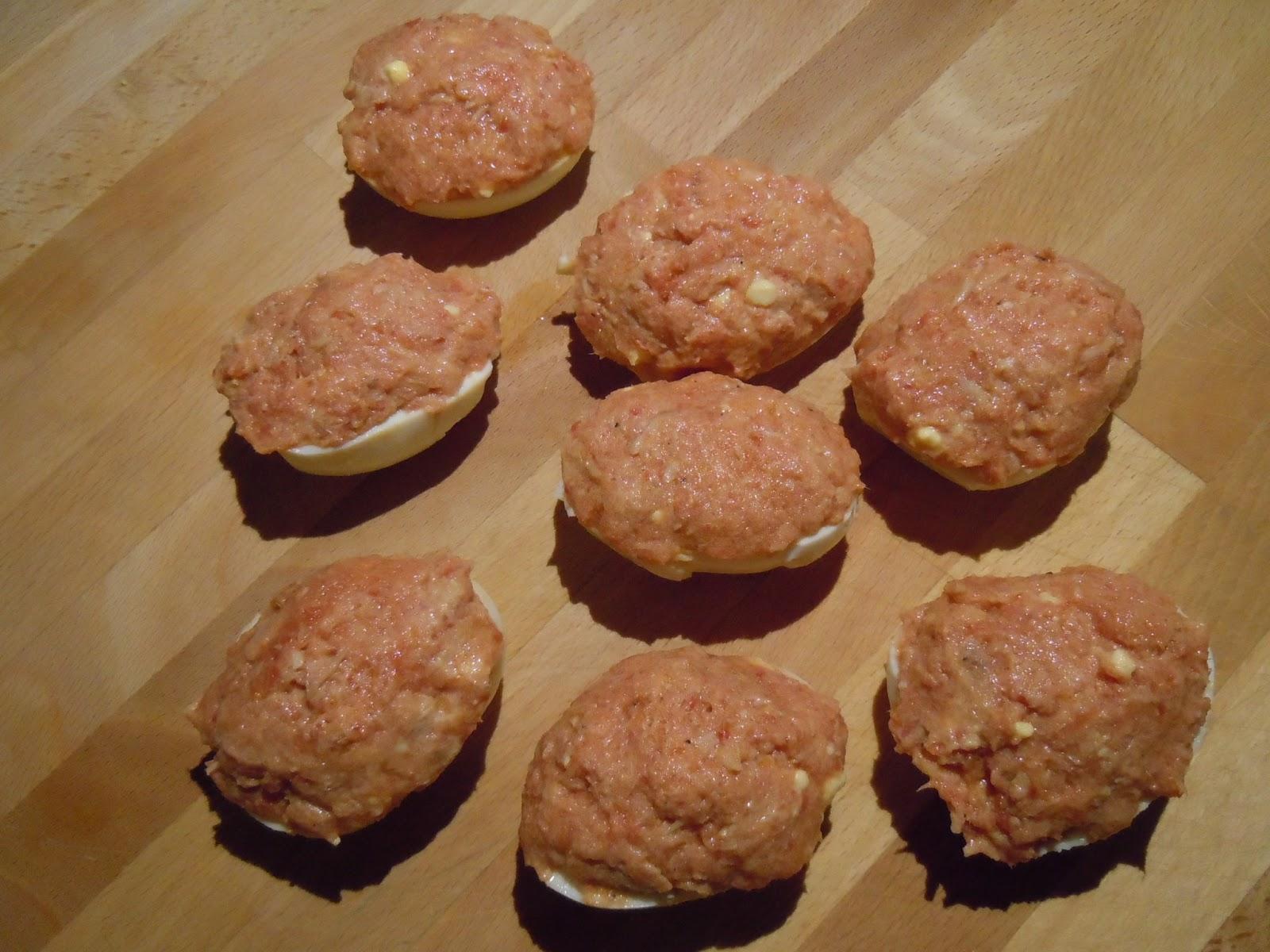 Huevos rellenos de atún