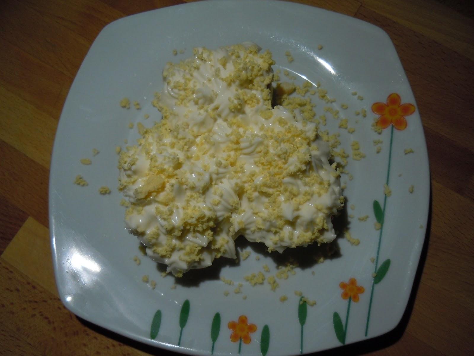 Huevos rellenos de atún