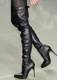 NEGRO, mi primer color. Botas y zapatos.