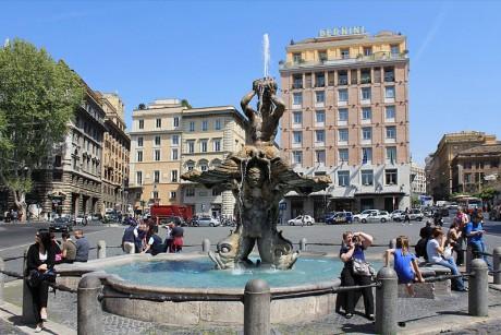 Fuente del Tritón 460x307 La Plaza Barberini y su Fuente del Tritón 