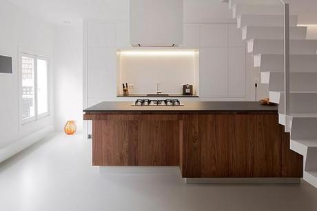 Quedamos en la escalera