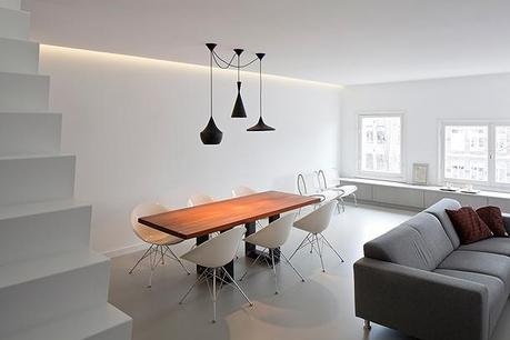 Quedamos en la escalera