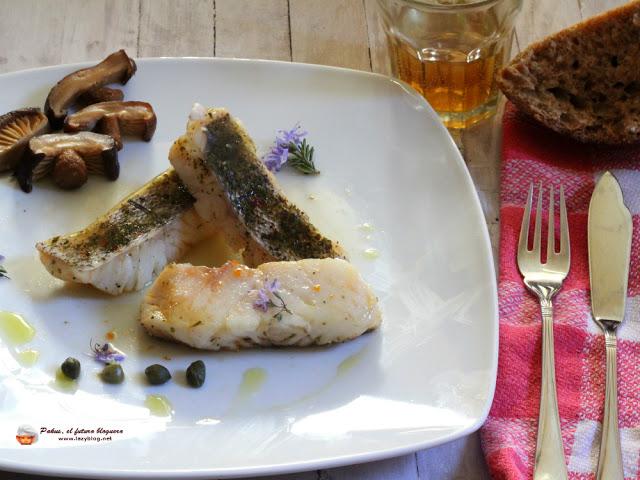 Receta ligera de lomos de merluza al vapor con setas shiitake