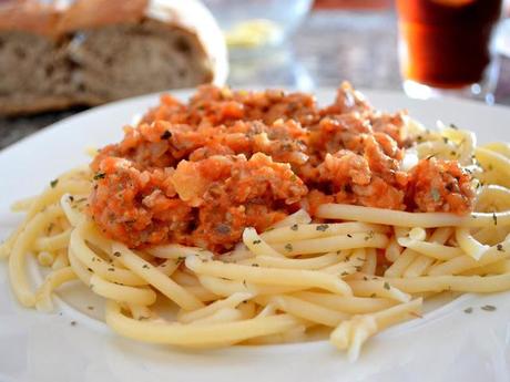 Pici Toscanos con cerdo y salsa de tomate