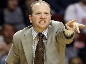 Los Pistons despiden a su entrenador Frank