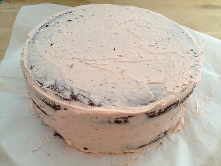 Buen finde Tarta de chocolate y crema de fresa tarta de 3 pisos decoración tarta casera de cumpleaños recetas delikatissen receta facil de tarta de chocolate y fresa decoración de tartas crema de relleno de fresas blog de recetas americanas bizcocho de chocolate chocolate pound cake almíbar de fresa