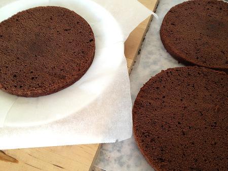 Buen finde Tarta de chocolate y crema de fresa tarta de 3 pisos decoración tarta casera de cumpleaños recetas delikatissen receta facil de tarta de chocolate y fresa decoración de tartas crema de relleno de fresas blog de recetas americanas bizcocho de chocolate chocolate pound cake almíbar de fresa