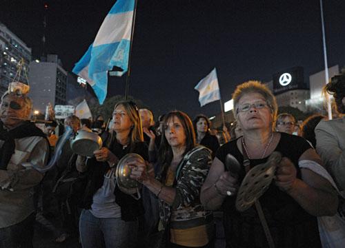 CECEROLAZOS EN LIMA, CARACAS Y ARGENTINA!