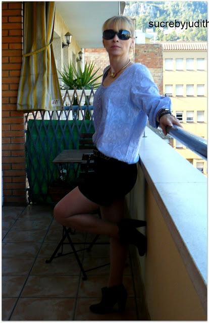 A TOUCH A FEW SHORTS CASUAL DRESS