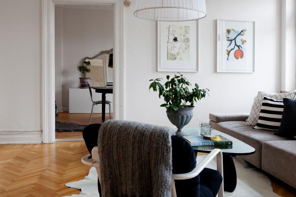 Un espejo en el comedor