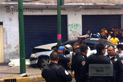 policía atropella a dos peatones y se suicida por miedo a ser linchado