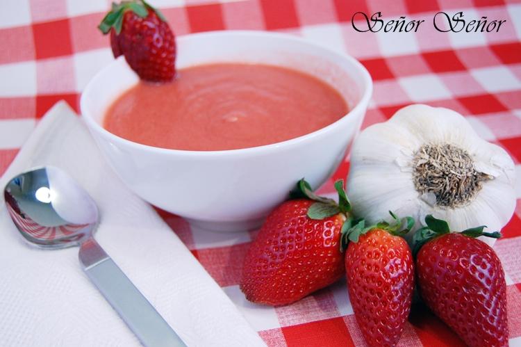 Gazpacho de fresas. Una receta de gazpacho diferente