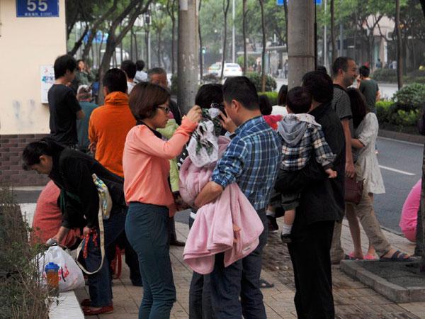 Terremoto en China deja al menos 100 muertos