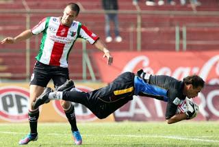 PALESTINO MANDÓ EN CASA FRENTE A EVERTON