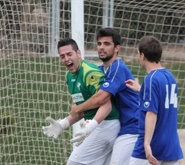 El portero del Alicante Alberto Perez agrede  al colegiado Calabuig LLobregat (fotos)