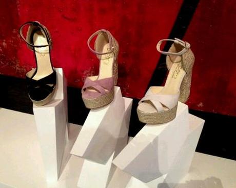 A-cero presenta un nuevo expositor de calzado diseñado por el estudio