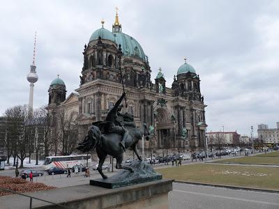 Día 2. Paseos cargados de historia por Berlín!!