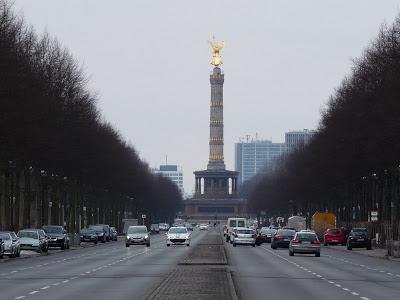 Día 2. Paseos cargados de historia por Berlín!!