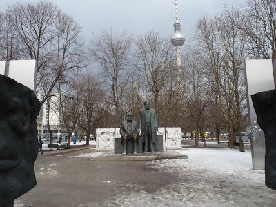 Día 2. Paseos cargados de historia por Berlín!!