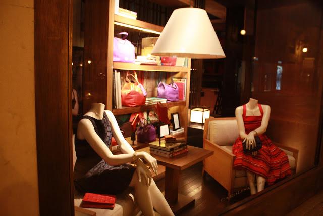 La exquisita deco de las boutiques CAROLINA HERRERA
