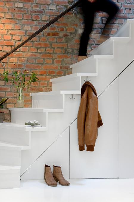 suelo de madera teñida oscura decoración estilo nórdico diseño de interiores duplex y aticos diseño de exteriores diseño de aticos y duplex decoración muebles ikea decoración inspiración nordica decoración en blanco decoración de áticos y dúplex blog decoración nordica escandinava 