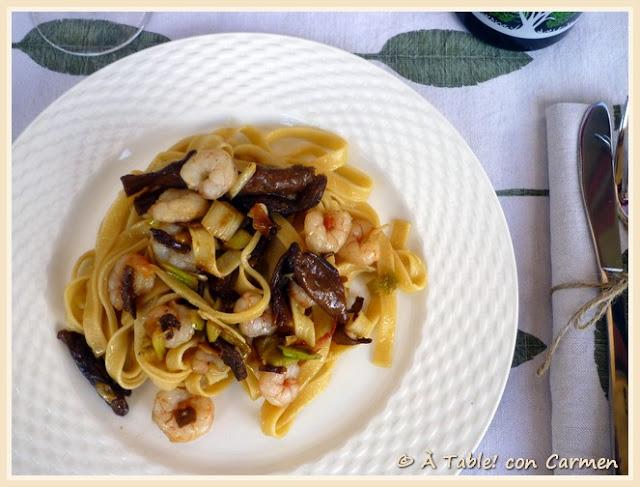 Tagliatelle con Boletus, Ajetes y Gambas
