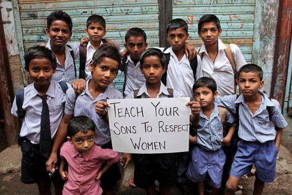 Enseña a tus hijos a respetar a las mujeres