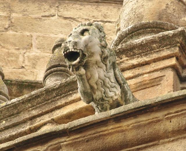 Las gárgolas de la Catedral (1): la fachada este.