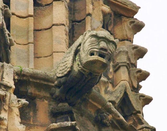Las gárgolas de la Catedral (1): la fachada este.