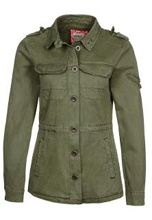 Cómo combinar tu sahariana en primavera