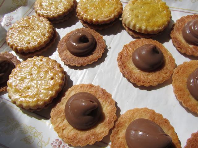 Galletas rellenas de chocolate