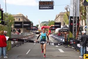 CURSABOMBERS13 Chema Martinez 300x201 Crónica de la 15º Cursa dels Bombers de Barcelona con Chema Martinez y mucho más..