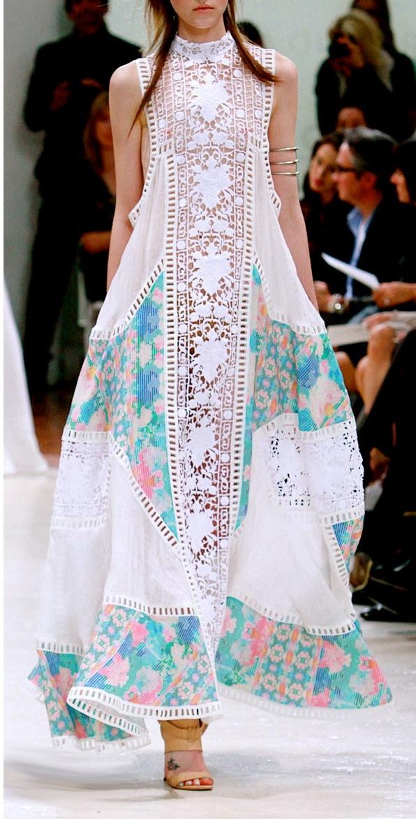 Ibiza Adlib Fashion now reinterpreted by the great designers. Moda Adlib de Ibiza ahora reinterpretada por los grandes diseñadores.