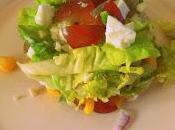 Ensalada queso feta, uvas almendras picadas