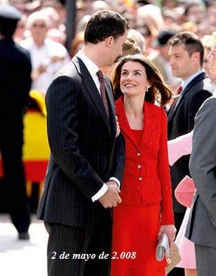 Dña. Letizia, de rojo, en el almuerzo previo al Premio Cervantes 2012