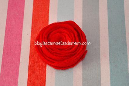 Celebrando el día del libro con una rosa de fieltro rosa-fieltro-10