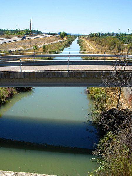 obra de ingeniería civil es el canal de castilla