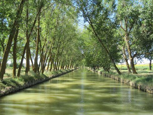 tramo del canal de castilla