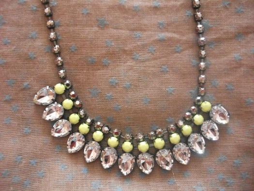 * PRIMARK: CUERO, STRASS, RAYAS