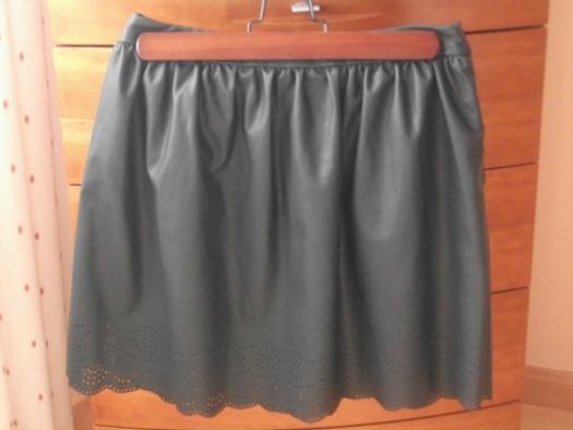 * PRIMARK: CUERO, STRASS, RAYAS