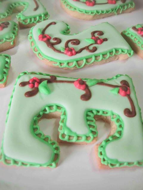 GALLETAS  DE INICIALES DECORADAS