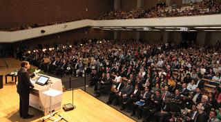 EL INMORAL SALVATAJE DE UNA TORPE ECONOMÍA.