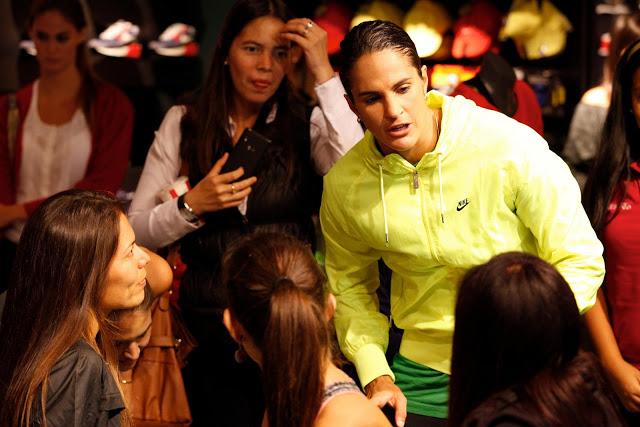 Nike - you can, you will! primera tienda sólo para mujeres