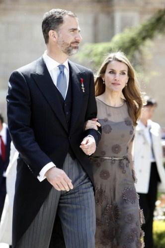 Dña. Letizia repite vestido de Felipe Varela en la entrega del Premio Cervantes