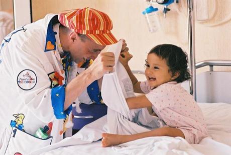 Fundación Theodora, una nariz para curarse de risa